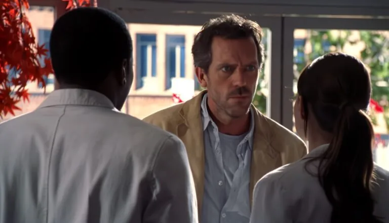 Момент из 12 серии 1 сезона