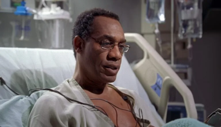 Момент из 17 серии 1 сезона