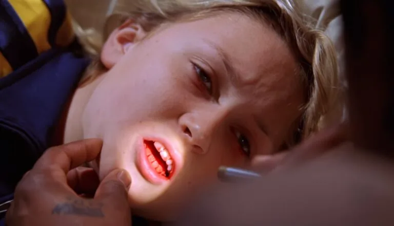 Момент из 19 серии 1 сезона