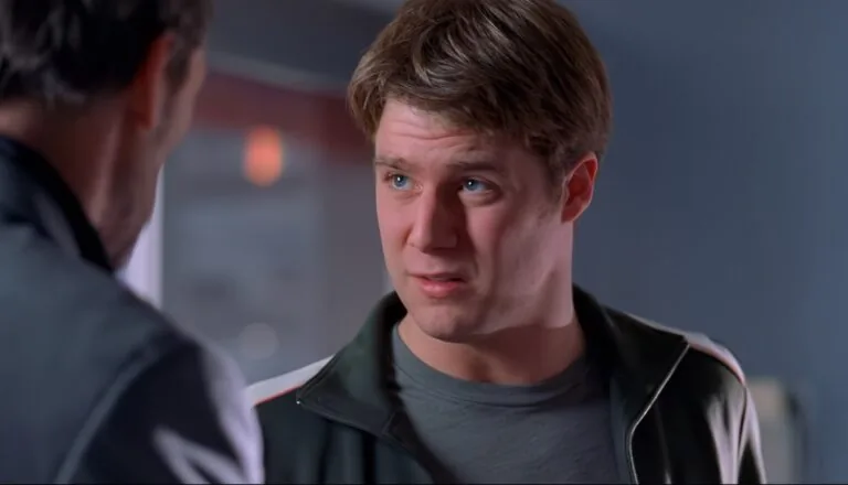 Момент из 16 серии 2 сезона