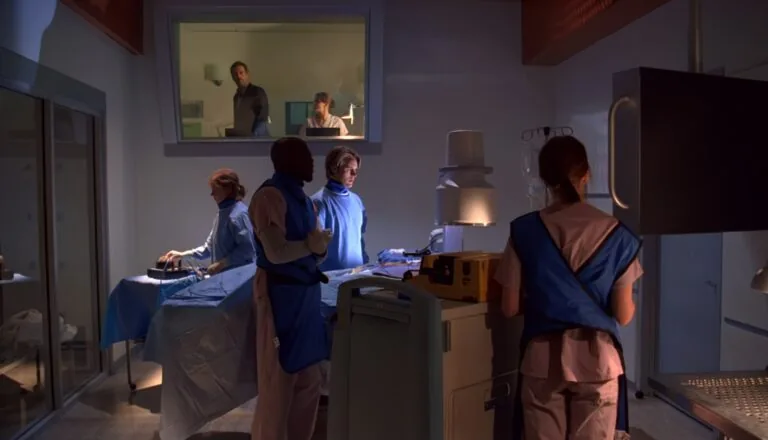 Момент из 23 серии 2 сезона