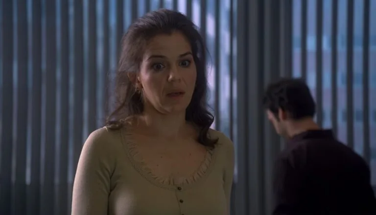 Момент из 9 серии 3 сезона